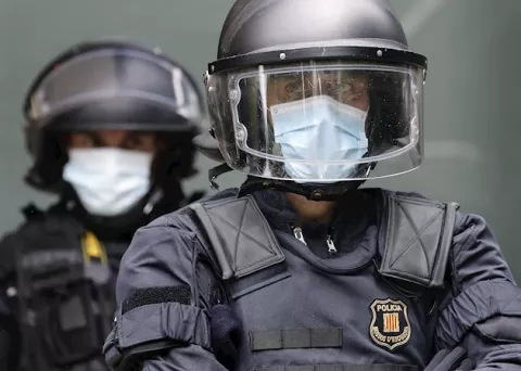 OMS recomienda uso general de mascarillas de tela si no hay distancia social