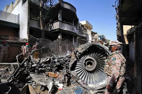 Uno de cada tres pilotos de avión en Pakistán tiene una licencia de vuelo falsa 