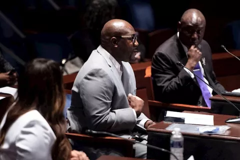 Hermano de George Floyd pide actuar al Congreso: "Hagan que pare este dolor"