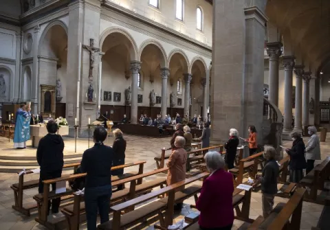 Reabren los lugares de culto, bajo lineamientos especiales