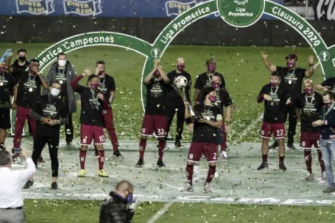Saprissa vence al Alajuelense de Adolfo Machado y se corona en Costa Rica