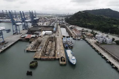 Astillero Balboa reinicia operaciones para reparar barco atunero