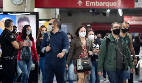 Brasil reduce   53.6% su déficit con el exterior en el primer semestre
