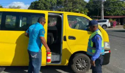 Unas 9 mil familias que dependen de los buses colegiales quedan a pie