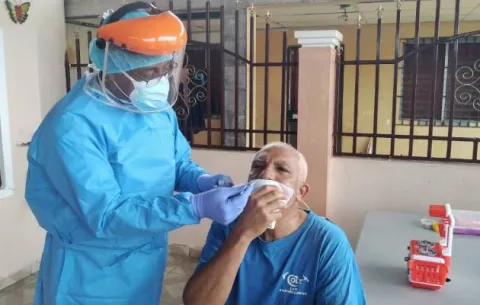 Pacientes de COVID-19 que son dados de alta podrán  recibir su notificación mediante correo, las autoridades de salud  trabajan en eso