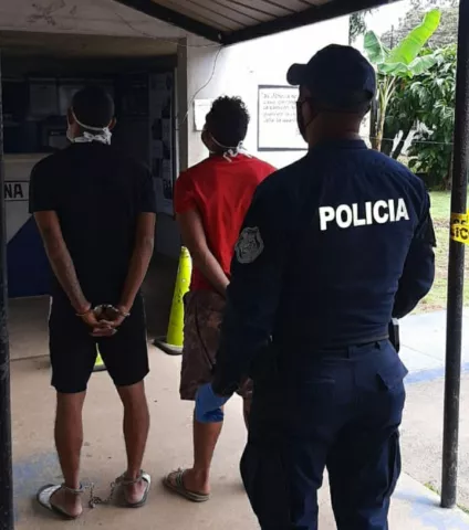 Detienen a sujetos que realizaban detonaciones en Pedregal