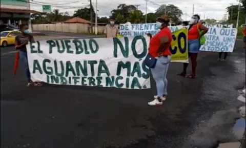 Pacientes de hemodiálisis de la Caja de Seguro Social en Colón protestan exigiendo insumos
