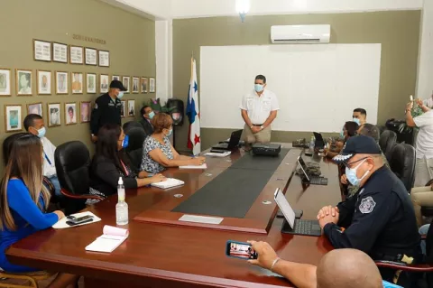Reforzarán con 300 policías comunitarios la comunidad Altos de Los Lagos en Colón
