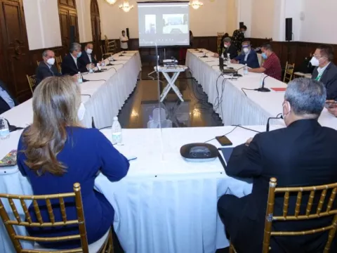Comités de consultas podrían politizar enfoque para afrontar la COVID-19