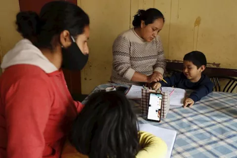El COVID-19 abre la puerta a un nuevo "contrato social" en América Latina