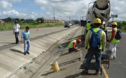 Gobierno busca reactivar 35 proyectos de infraestructura pública para generar empleos