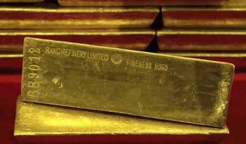 El oro, a punto de superar su precio máximo histórico