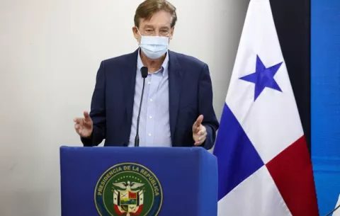 Xavier Sáez-Llorens expresa su molestia y pide atacar al virus, no al ser humano