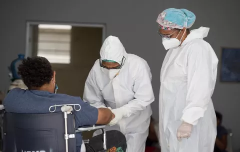 Xavier Sáez-Llorens actualiza sobre cómo el nivel de gravedad puede influir en la transmisión del virus