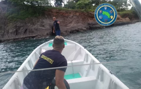 Por tomarse una "Sefie", cae desde un acantilado y es recatada por Guardacostas de Costa Rica