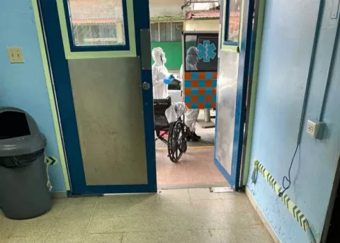 Regional de la CSS en Colón dice que nadie ha muerto sentado en cuarto de urgencias 