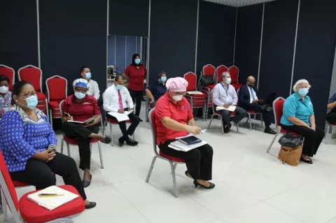 Experiencia y tecnología: una generación de docentes que asume el reto de las clases virtuales