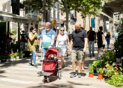 España vuelve a los confinamientos comarcales sin lograr inmunidad de grupo