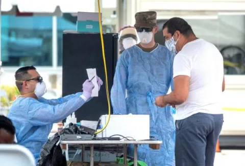 El estado de Florida supera a Nueva York con más de 414,000 casos de coronavirus