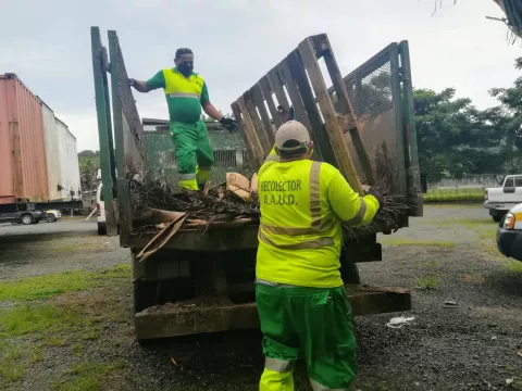 Arrecian operativos de limpieza en la ciudad capital