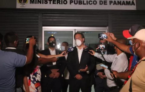 Juan Carlos Varela enfurece y evita hablar ante los medios sobre las donaciones de Odebrecht