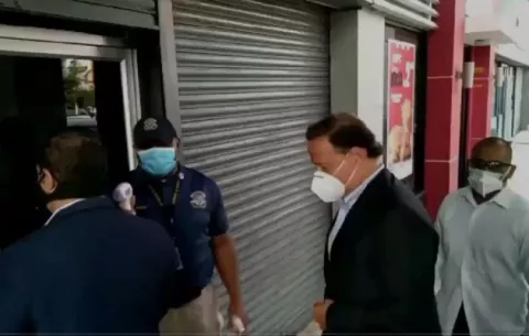 Juan Carlos Varela llega al Ministerio Público donde rinde indagatoria por Caso Odebrecht y evita a los medios