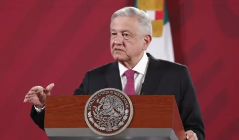 Presidente de México promete ventilar  los fraudes del sector energético