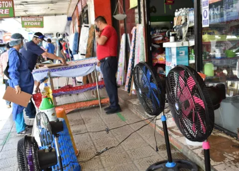 Minsa cierra nueve almacenes en la ciudad de David y evalúa imposición de multas 
