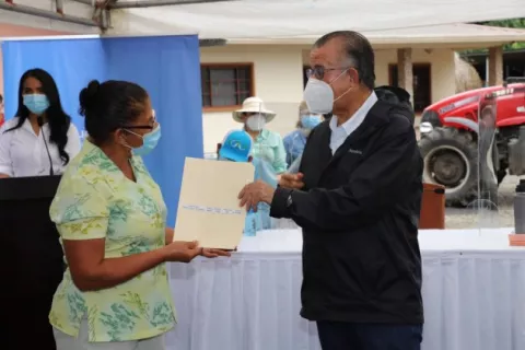 Productores de Tonosí reciben préstamos a 0% de interés 