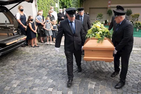 El papa Francisco envía su pésame a Benedicto XVI por la muerte de su hermano