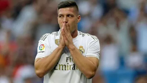 Luka Jovic del Real Madrid, aislado en su casa por riesgo de tener coronavirus