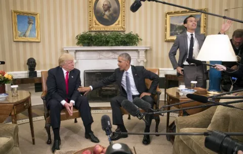 Rivalidad entre Obama y Trump persiste