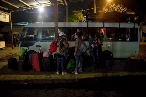 Llegan a Nicaragua 46 nacionales desde Guatemala y otros 78 esperan permisos