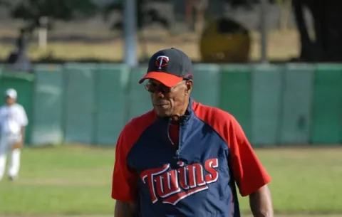 Rod Carew se confiesa: 'El béisbol me salvó de matar a mi papá'