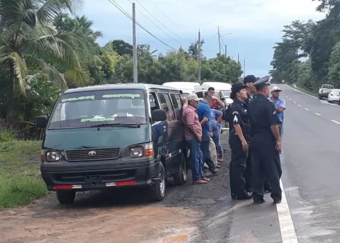 Transportistas santeños piden ayuda urgente al Gobierno, la pandemia los ha afectado 