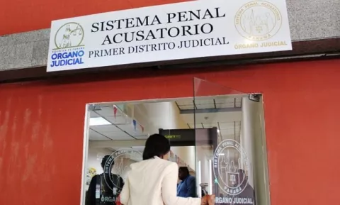 Jueza se inhibe de conocer solicitud sobre afectación de derechos de Ricardo Martinelli
