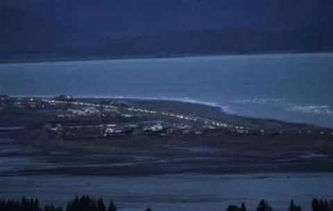Terremoto de 7.8 sacude Alaska, alerta de tsunami inicial ha sido desactivada