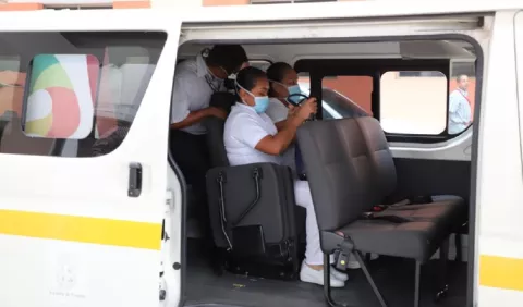 Personal de salud vive pesadilla por falta de transporte en cuarentena