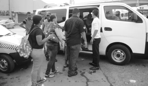 La COVID-19 viaja en Panamá hacinada con gente hambrienta y desesperada