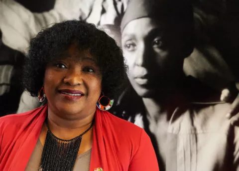 La hija de Mandela recientemente fallecida había dado positivo por COVID-19