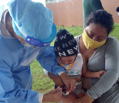 En Arraiján, enfermeras  se van en busca de niños pendientes de inmunización