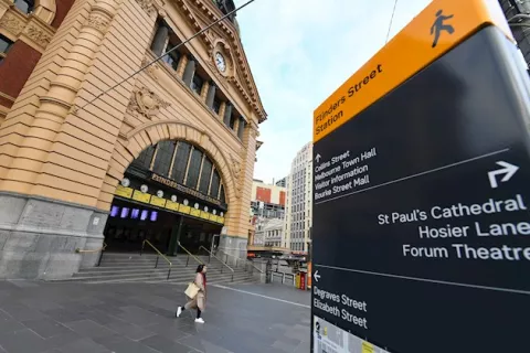 Australia impone el toque de queda en Melbourne para frenar el rebrote de COVID-19