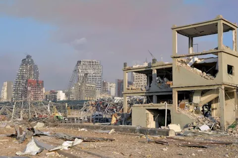 Líbano enfrenta las consecuencias de devastadora explosión en puerto Beirut
