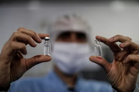 Brasil trabaja para reducir los plazos de registro de la vacuna anticovid