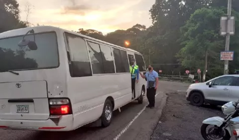 'Busitos' cobran hasta dos dólares