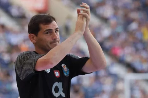 Iker Casillas se retira del fútbol profesional