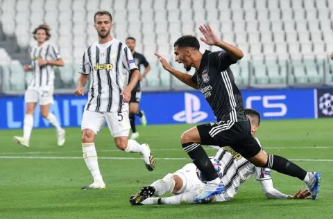 Cristiano Ronaldo anota dos goles, pero la Juventus es elminada por Lyon en la Champions