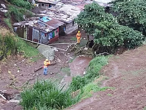 Desbordamiento de una quebrada causa daños en cuatro viviendas en Chiriquí