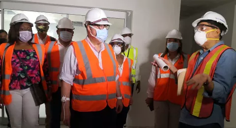 Director de la CSS inspecciona  áreas de la Ciudad de la Salud que abrirán para atender a pacientes de COVID-19