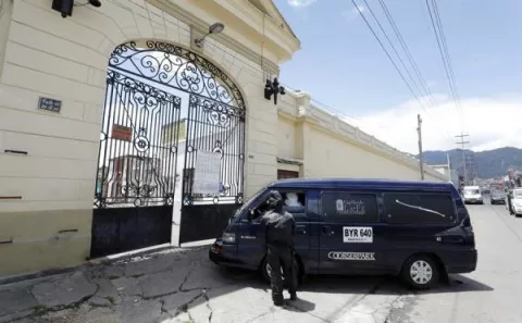 Los hospitales y funerarias de Colombia están en problemas por causa de la pandemia
